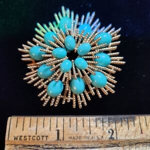 Vintage 70s Susan Caplan Avon Sunburst Brooch Pin Faux Turquoise Beauty